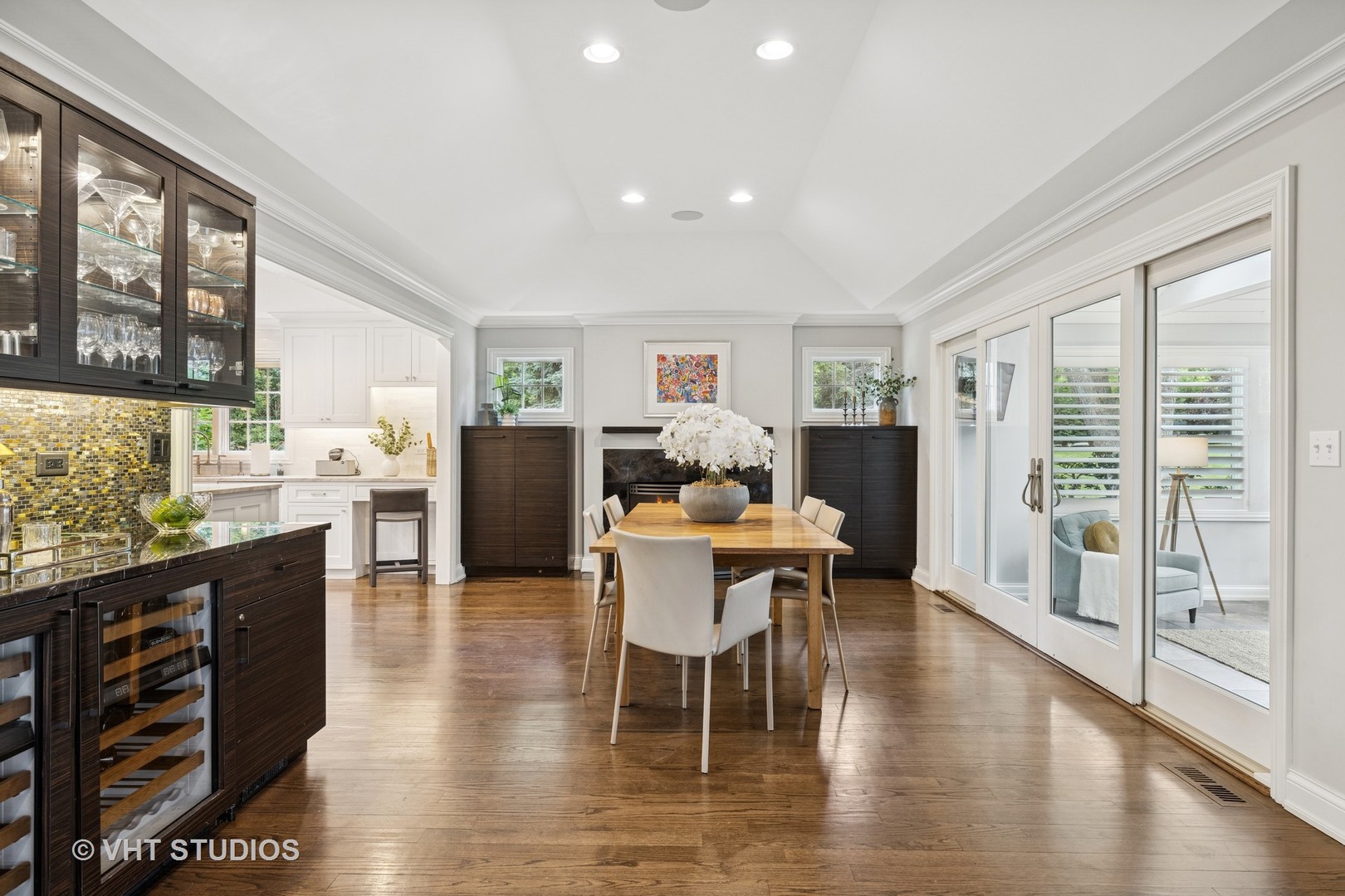 701 Stonegate Road, Libertyville, IL 60048