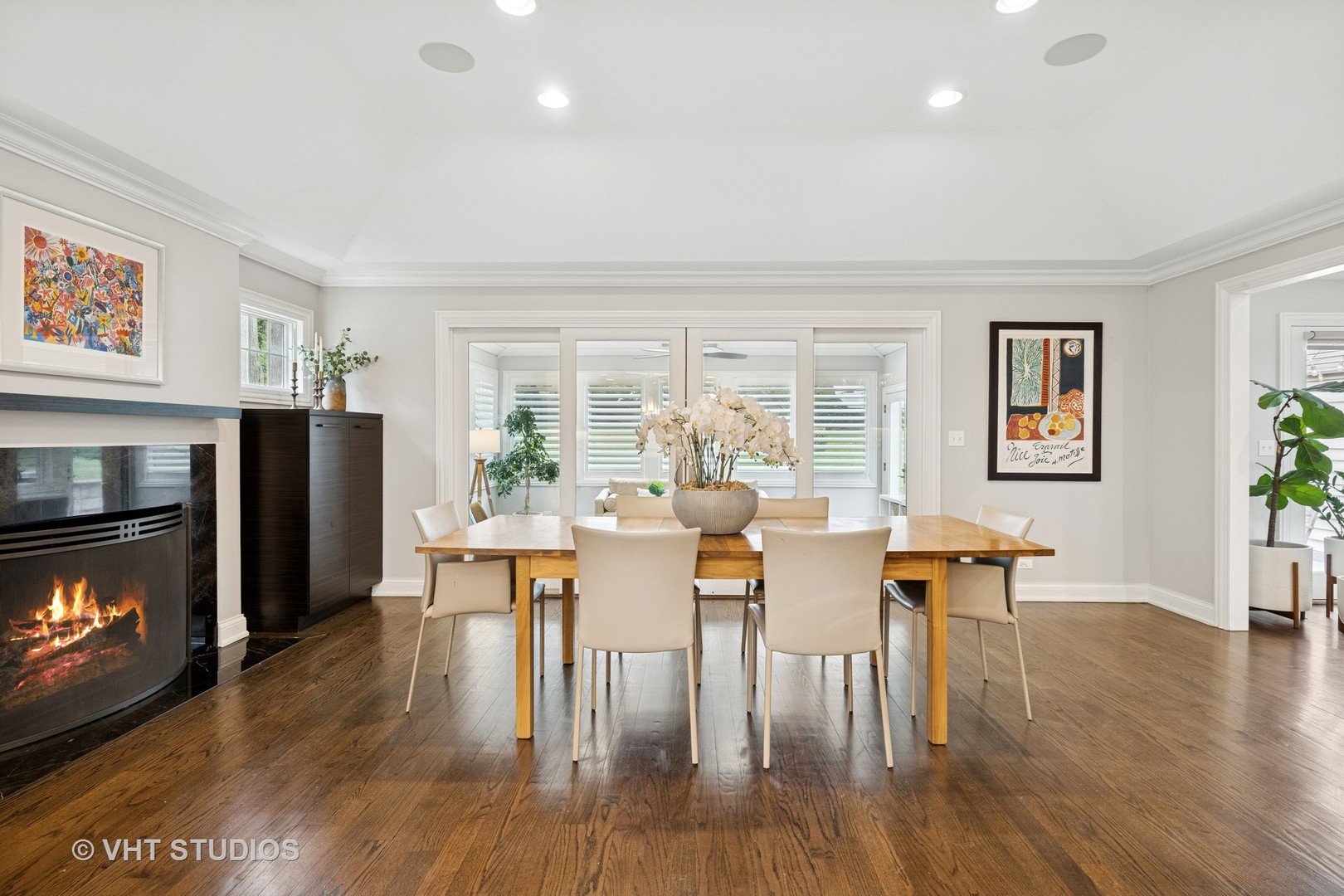 701 Stonegate Road, Libertyville, IL 60048