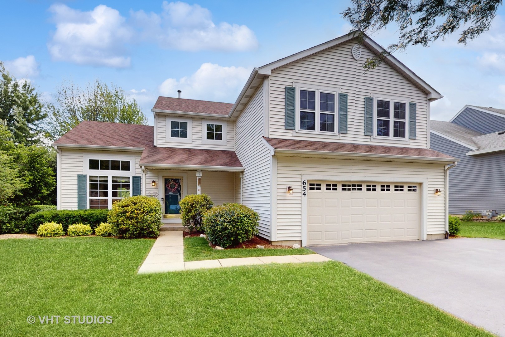 654 Linden Drive, Carol Stream, IL 60188