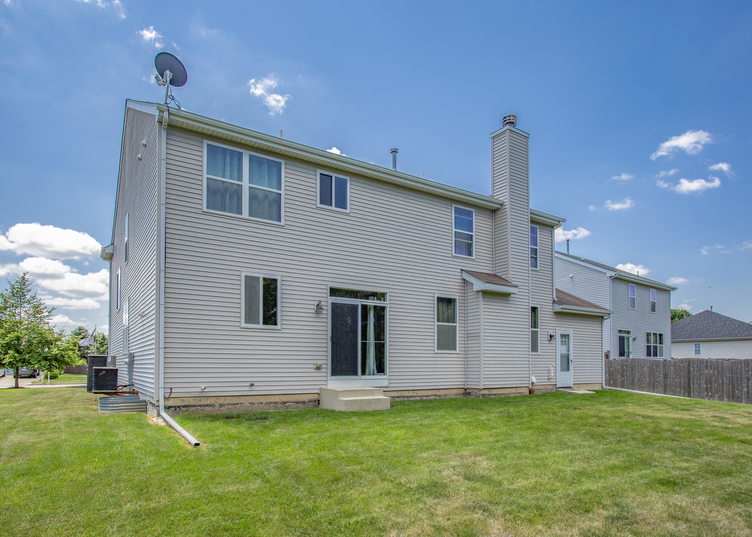 220 STEARN Drive, Genoa, IL 60135