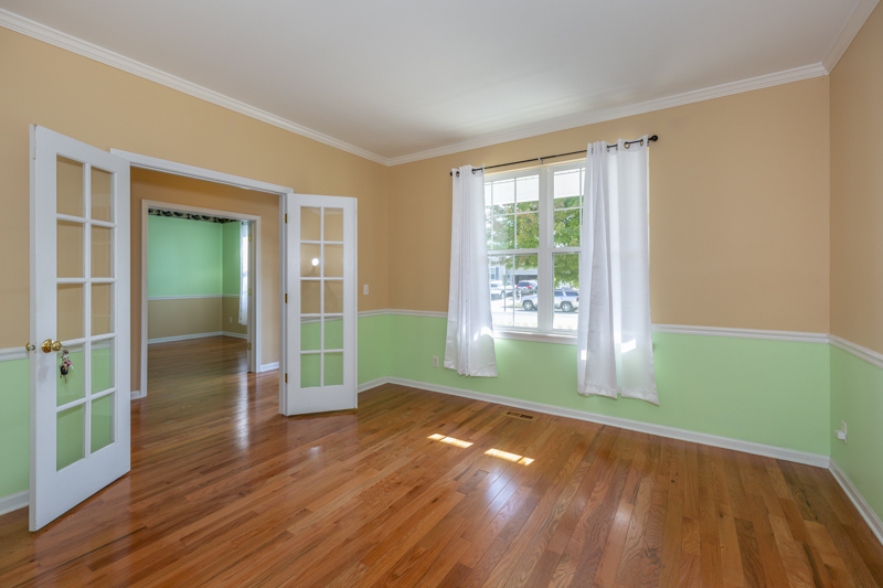 220 STEARN Drive, Genoa, IL 60135