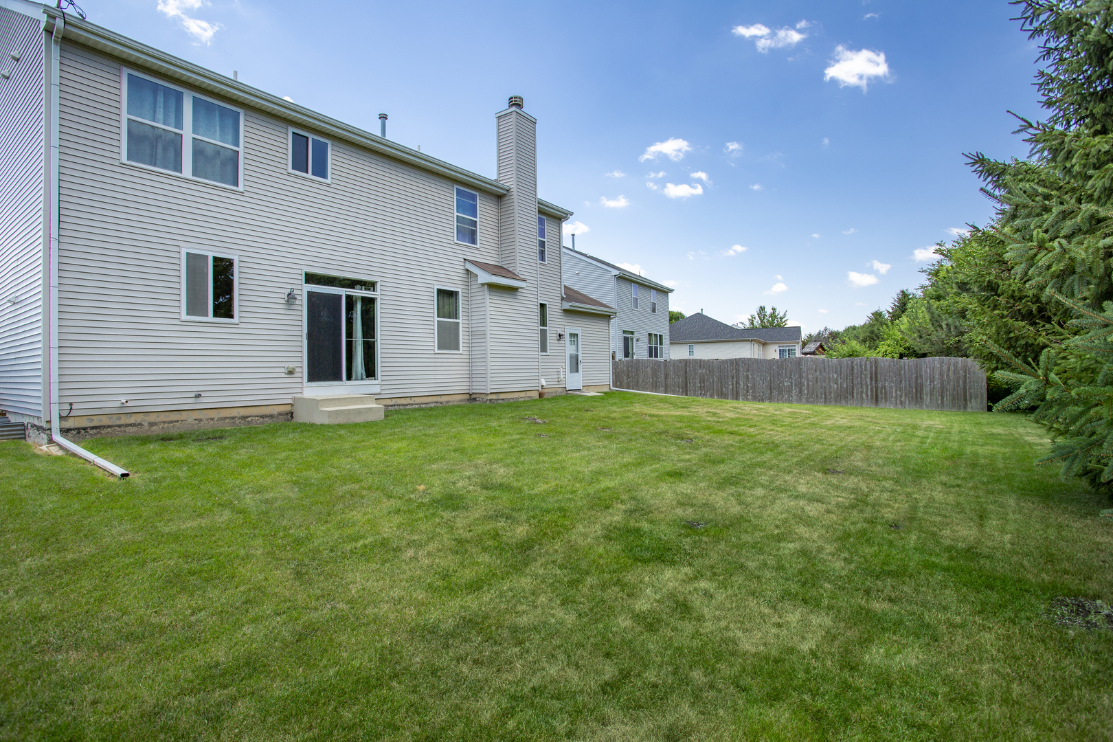 220 STEARN Drive, Genoa, IL 60135