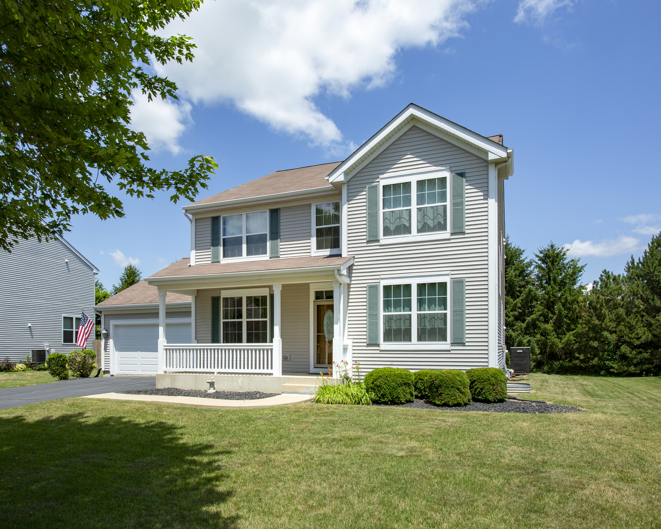 220 STEARN Drive, Genoa, IL 60135
