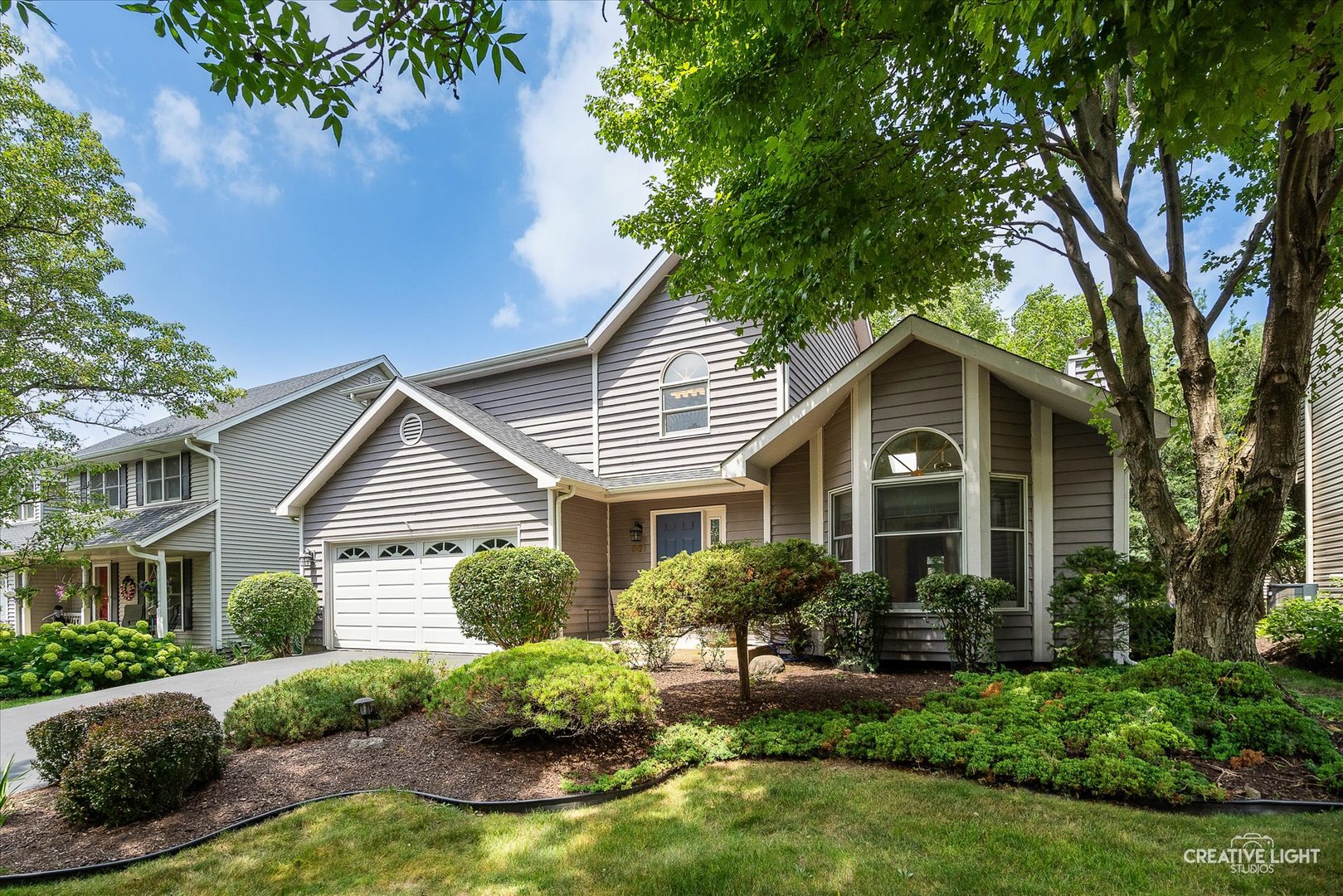 567 Roxbury Drive, Naperville, IL 60565