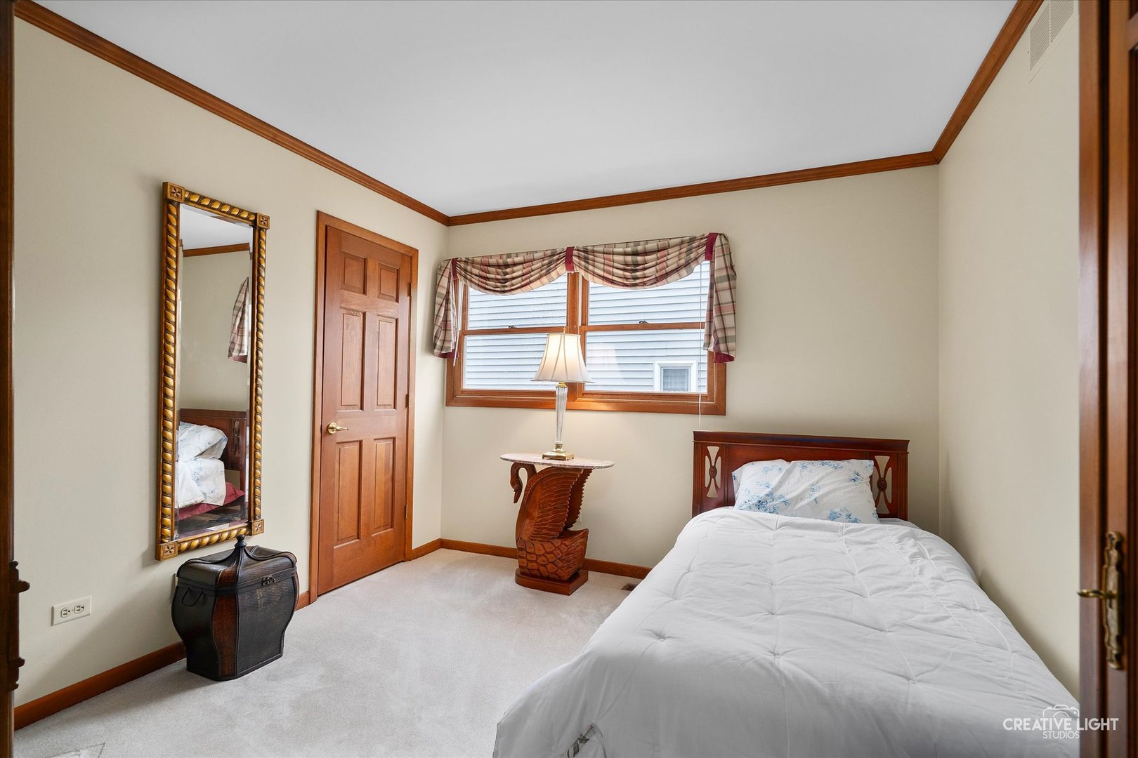 567 Roxbury Drive, Naperville, IL 60565