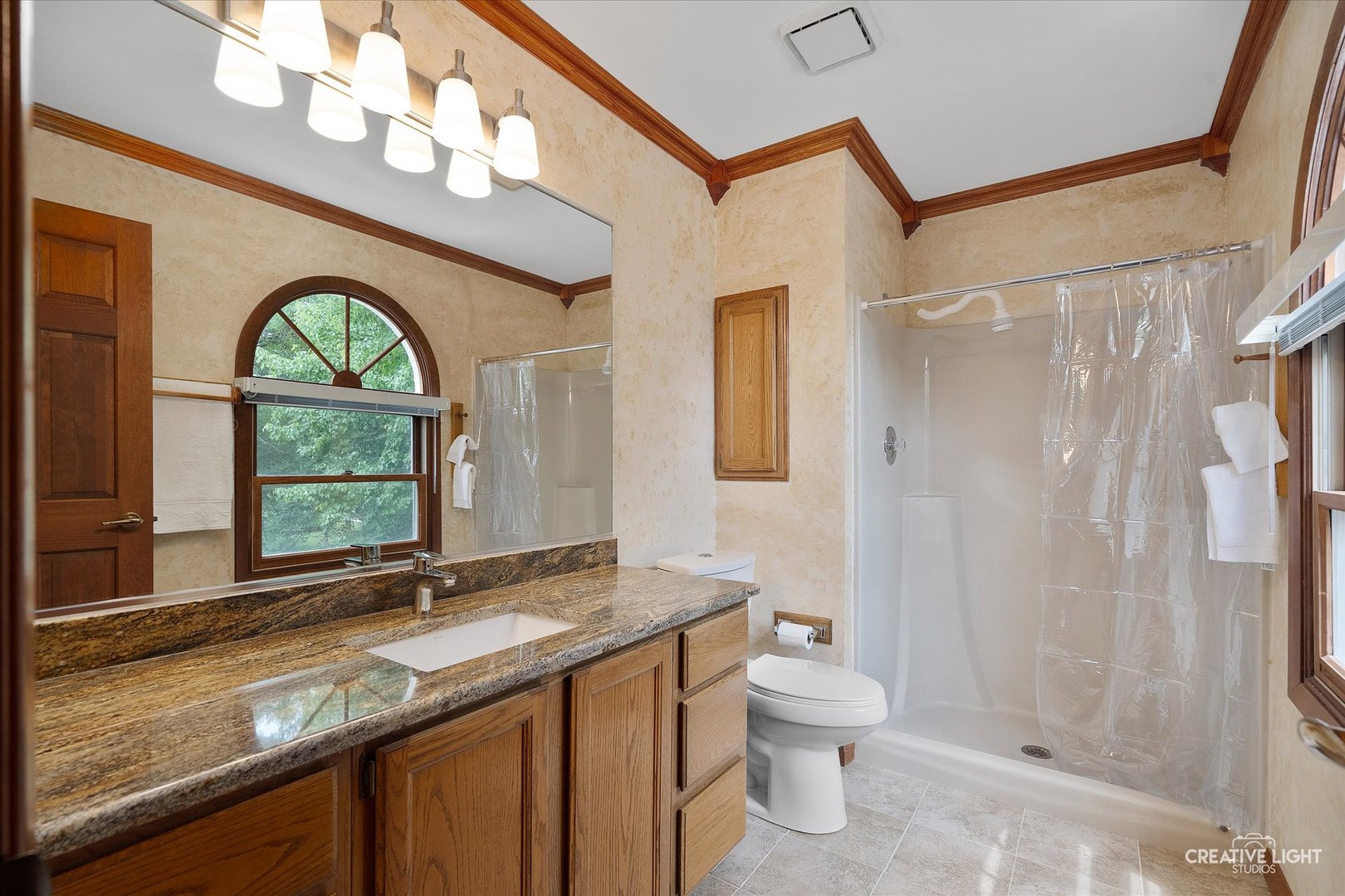 567 Roxbury Drive, Naperville, IL 60565