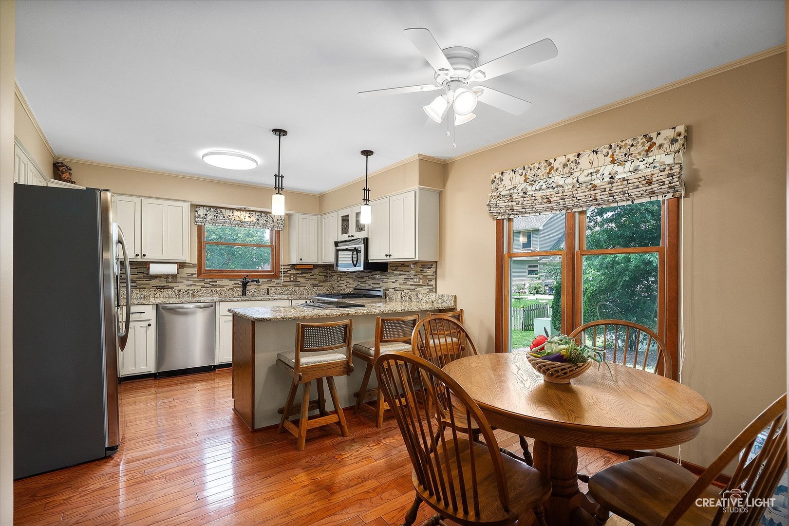 567 Roxbury Drive, Naperville, IL 60565
