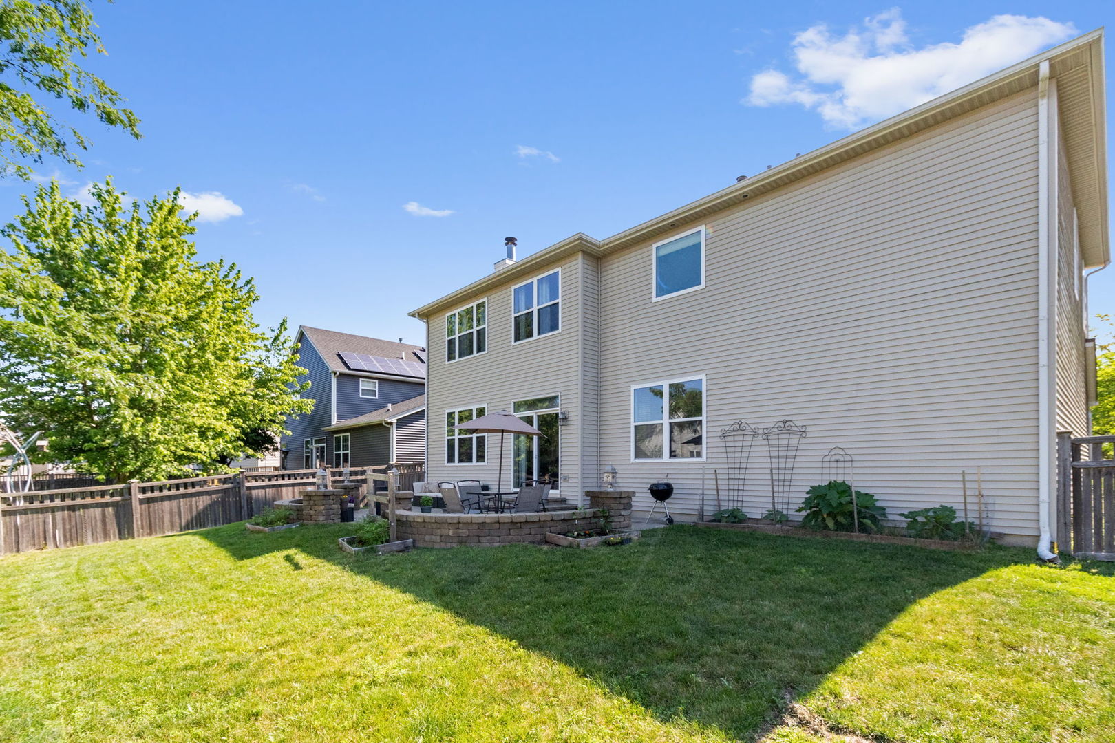 411 Frankfort Avenue, Oswego, IL 60543