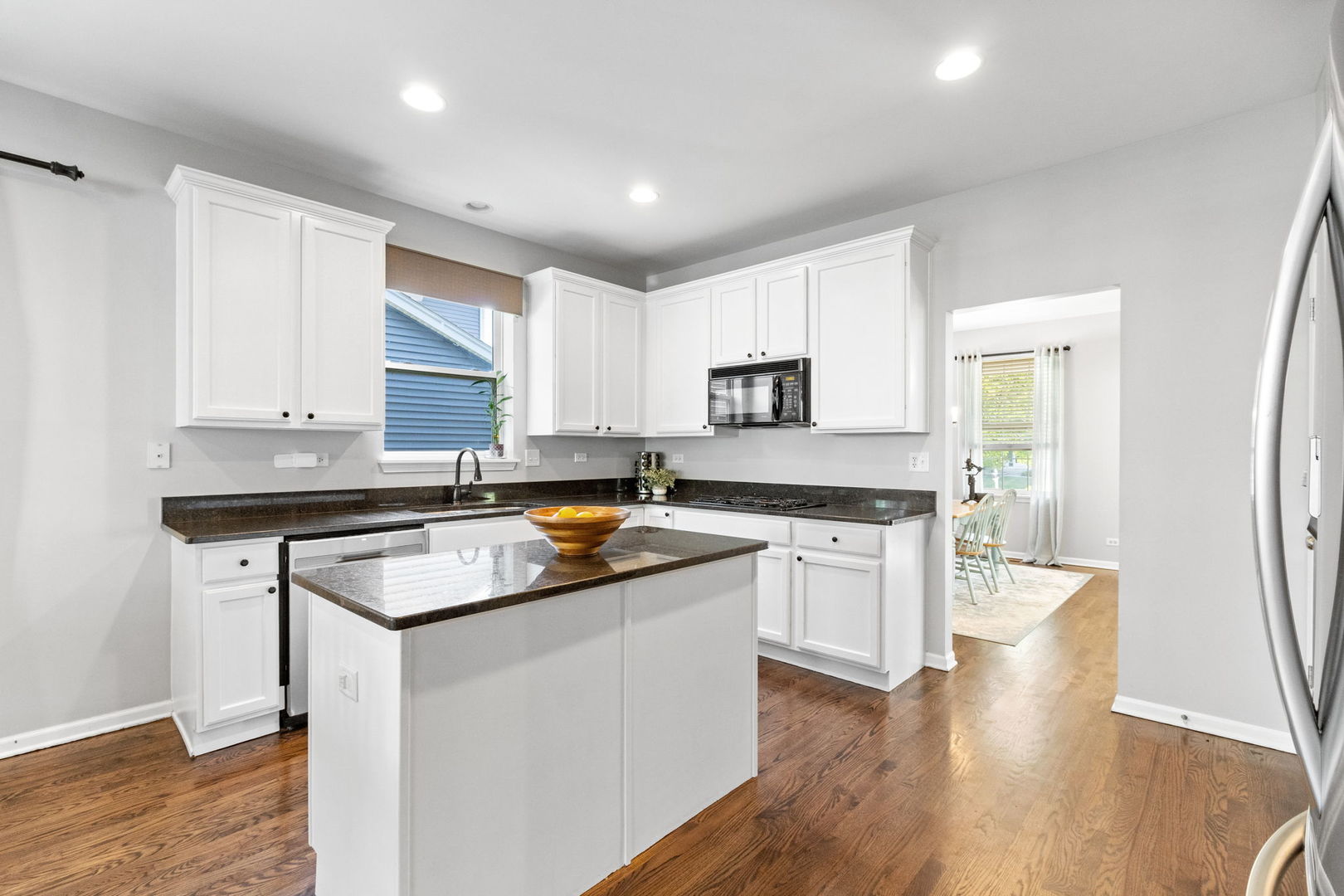 411 Frankfort Avenue, Oswego, IL 60543
