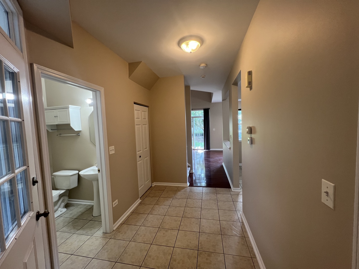 2820 White Thorn Circle #2820, Naperville, IL 60564