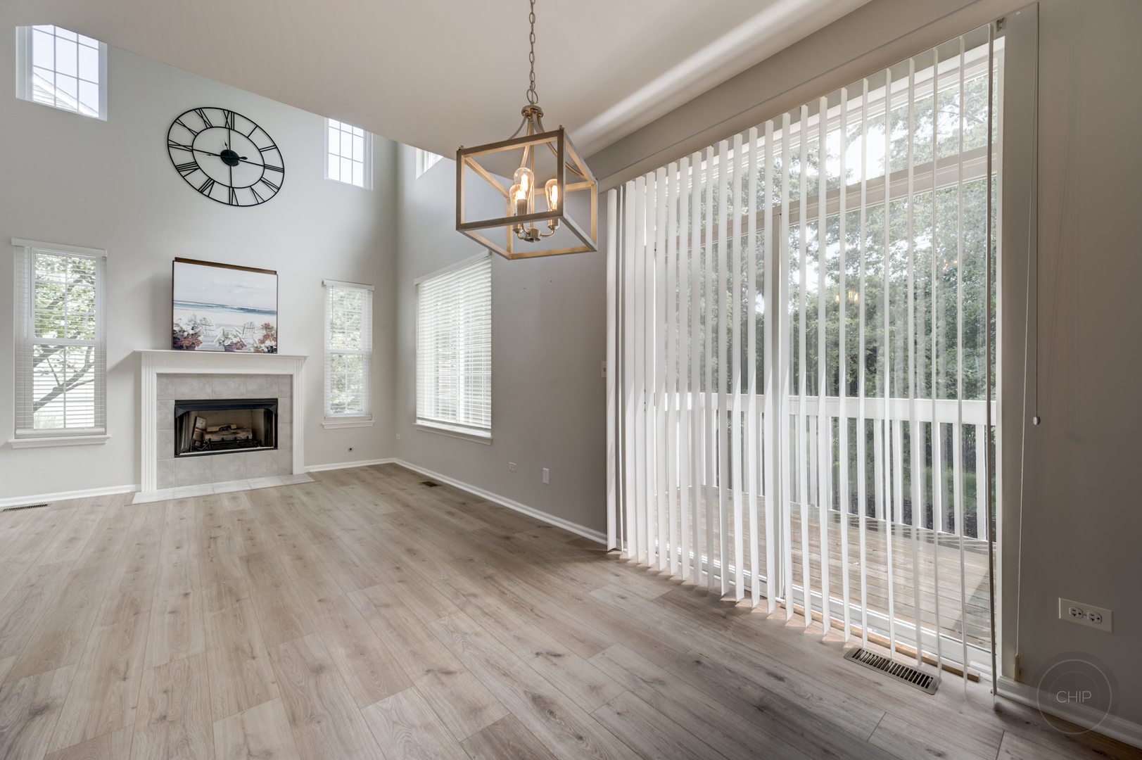2835 White Thorn Circle, Naperville, IL 60564