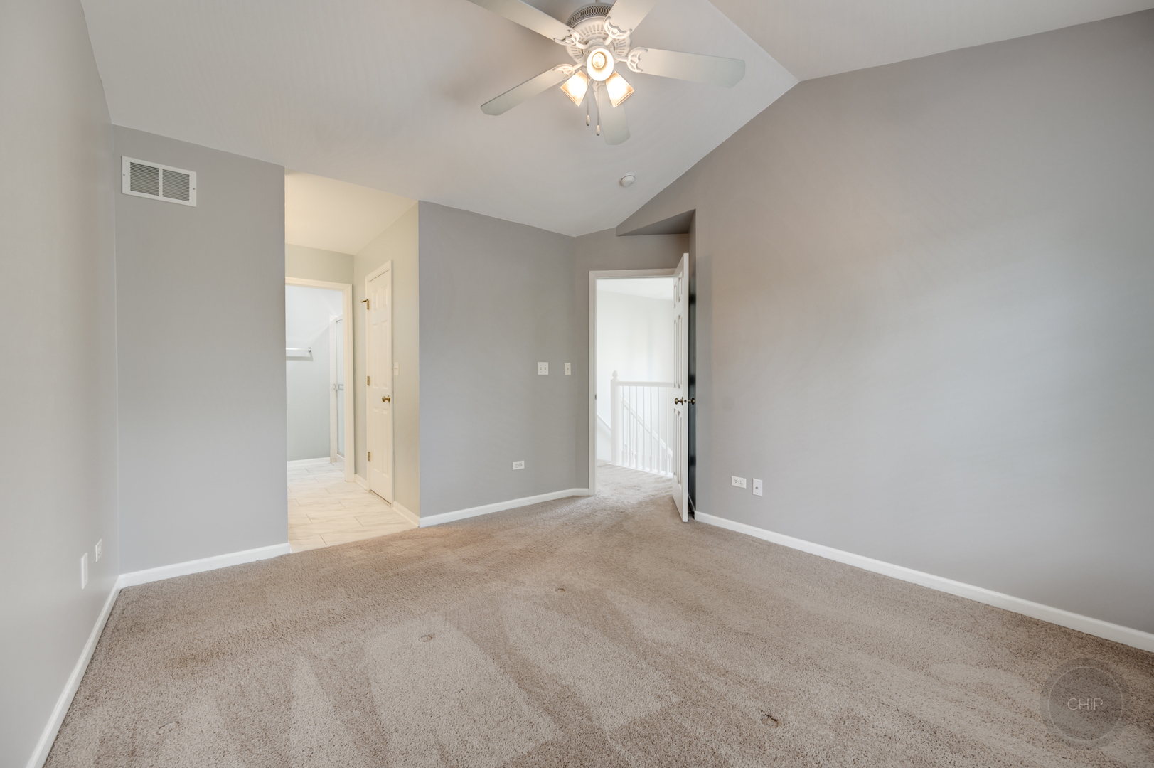 2835 White Thorn Circle, Naperville, IL 60564