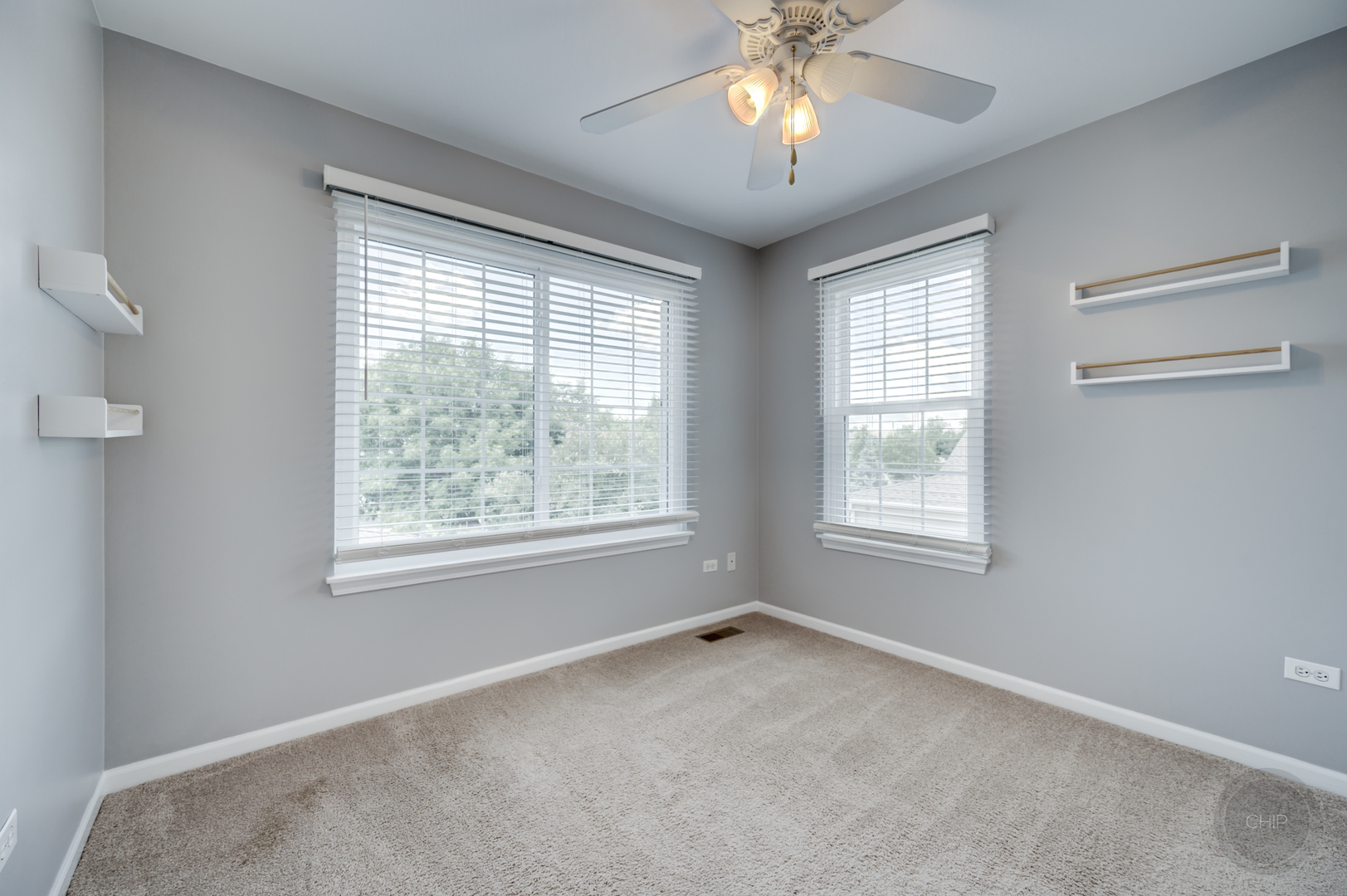 2835 White Thorn Circle, Naperville, IL 60564