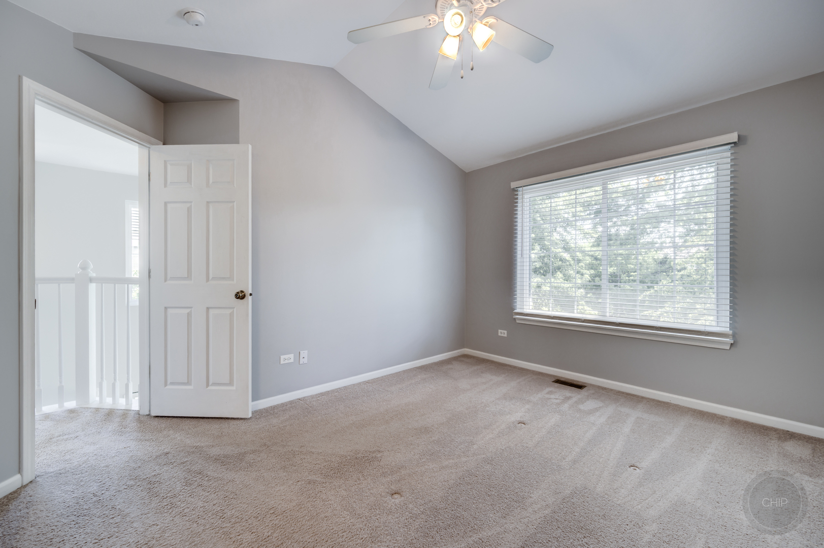 2835 White Thorn Circle, Naperville, IL 60564