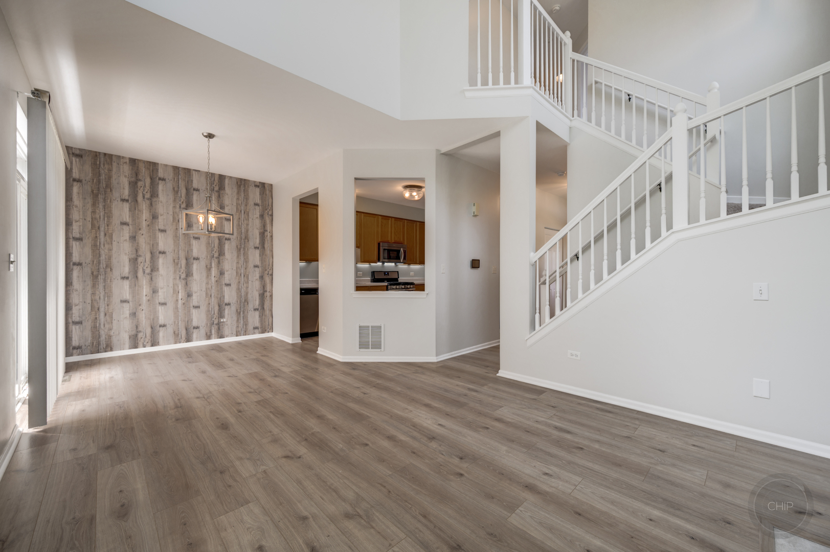 2835 White Thorn Circle, Naperville, IL 60564