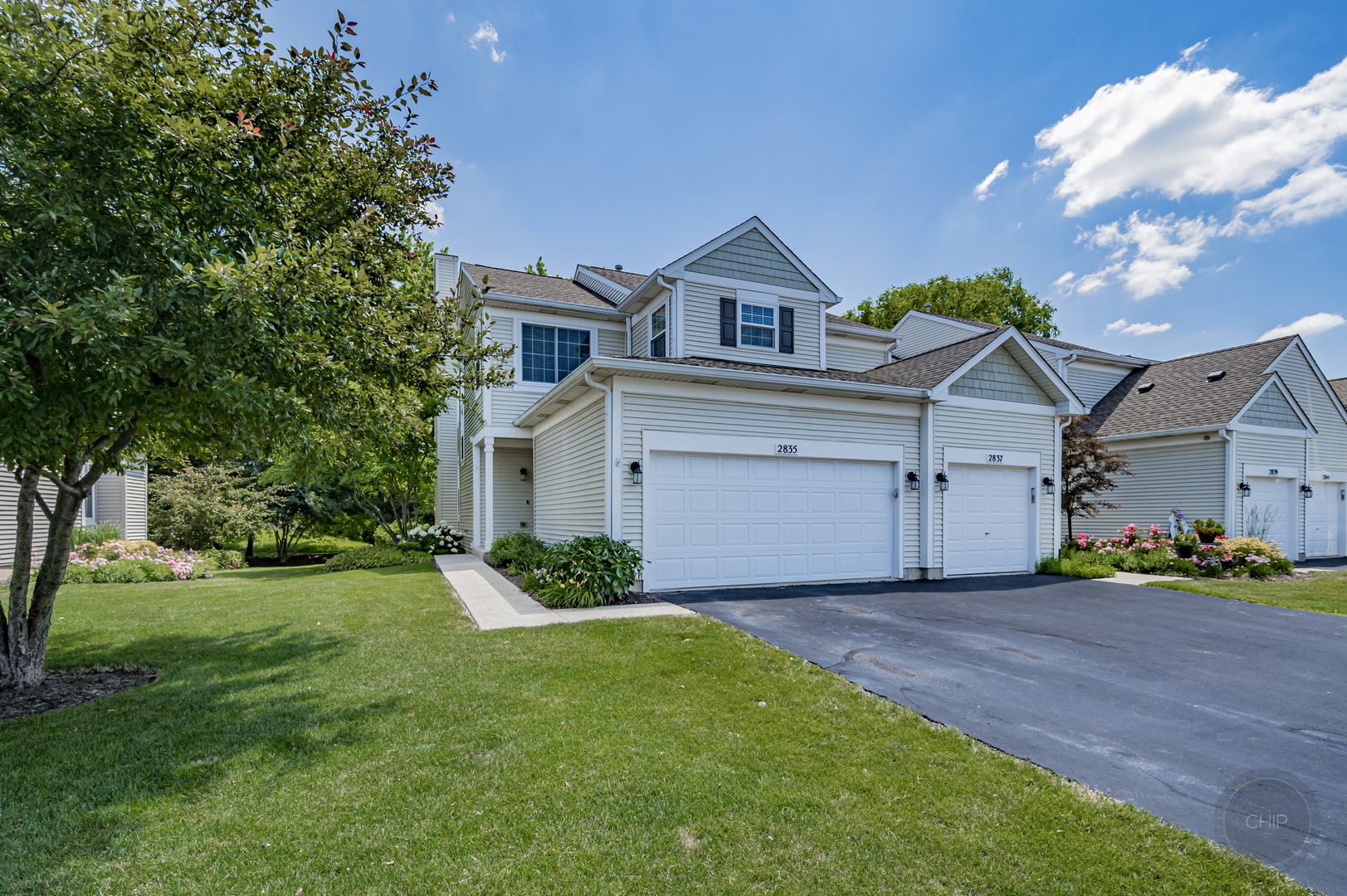 2835 White Thorn Circle, Naperville, IL 60564