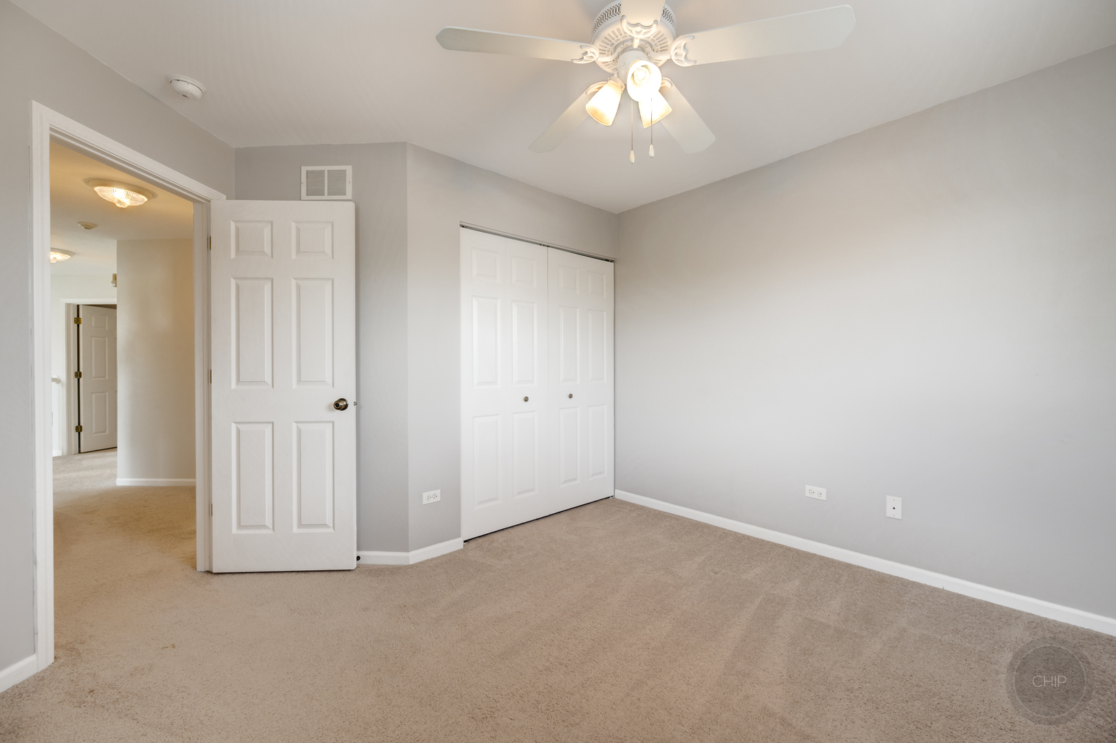 2835 White Thorn Circle, Naperville, IL 60564