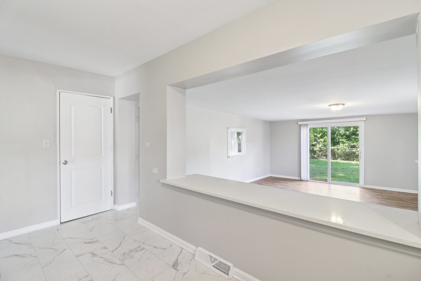 2751 N Oxford Drive, Markham, IL 60428