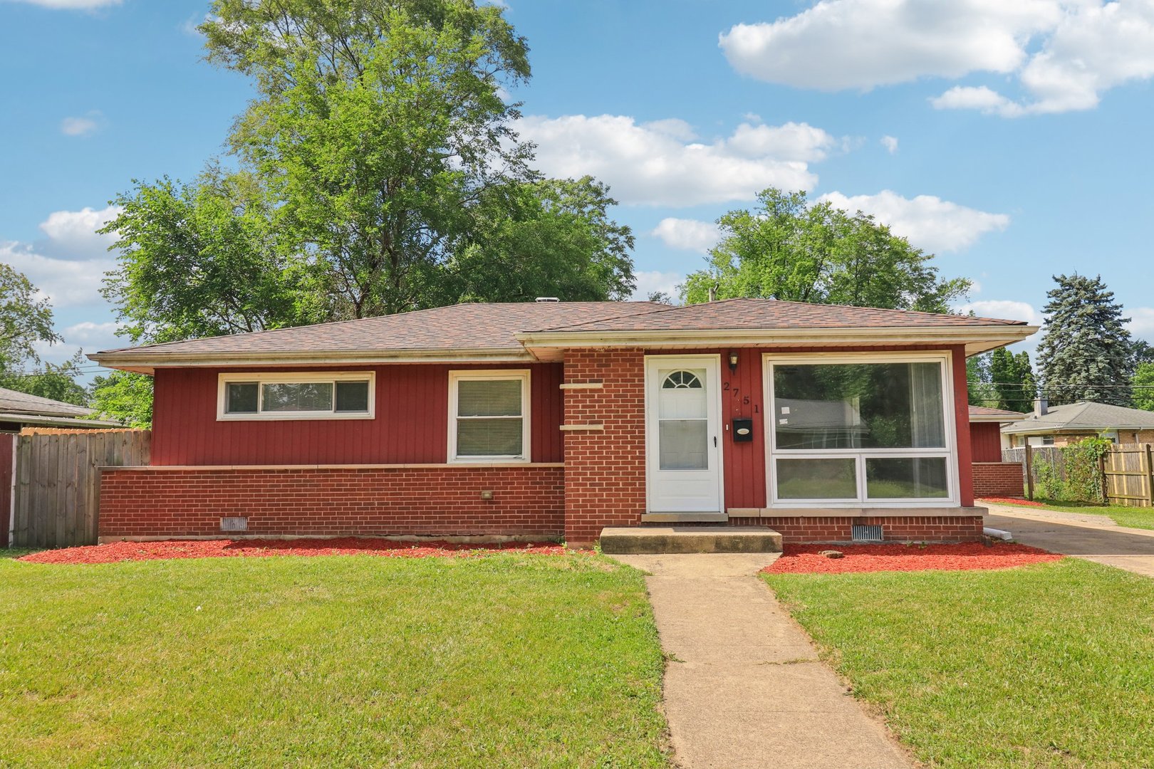 2751 N Oxford Drive, Markham, IL 60428