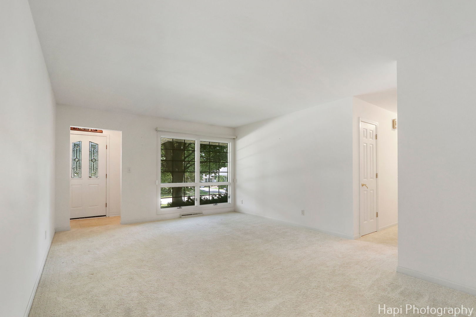 3320 W Skyway Drive, McHenry, IL 60050