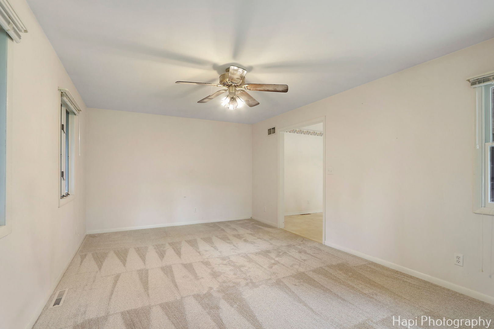3320 W Skyway Drive, McHenry, IL 60050