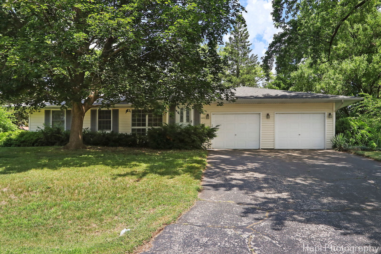 3320 W Skyway Drive, McHenry, IL 60050