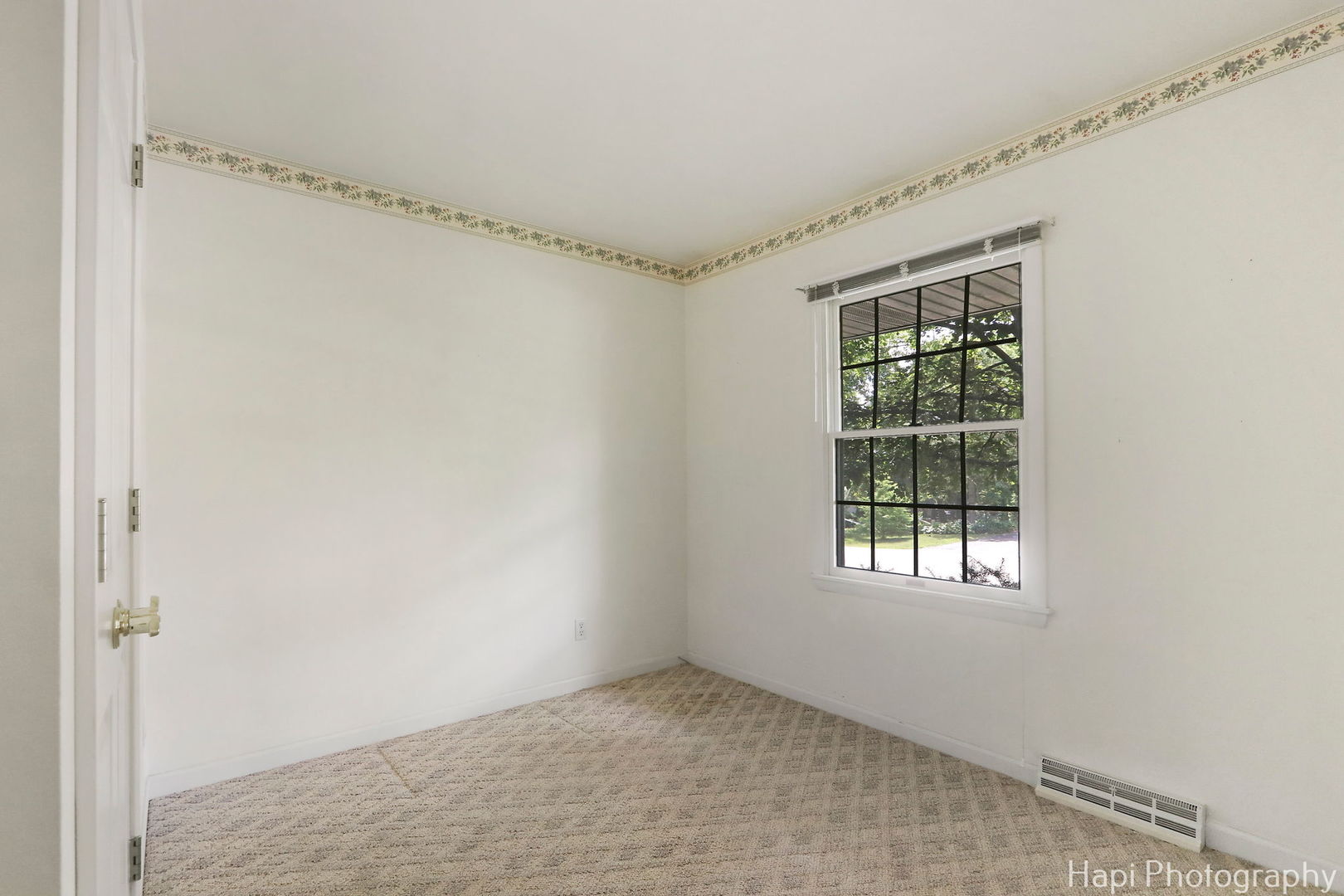 3320 W Skyway Drive, McHenry, IL 60050