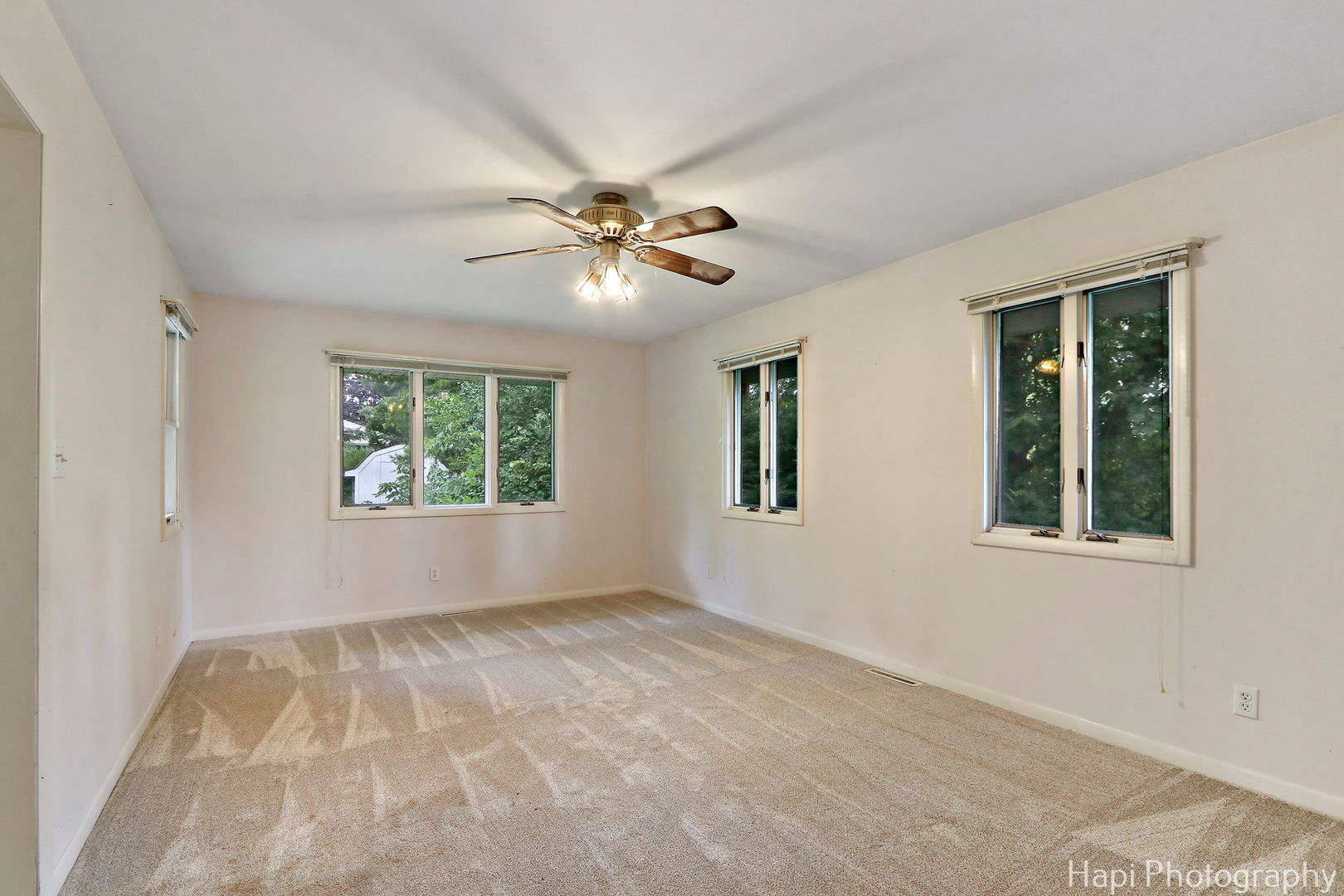 3320 W Skyway Drive, McHenry, IL 60050