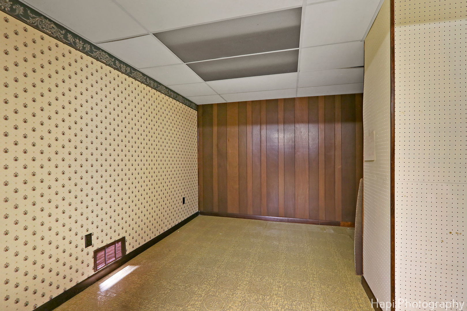 3320 W Skyway Drive, McHenry, IL 60050