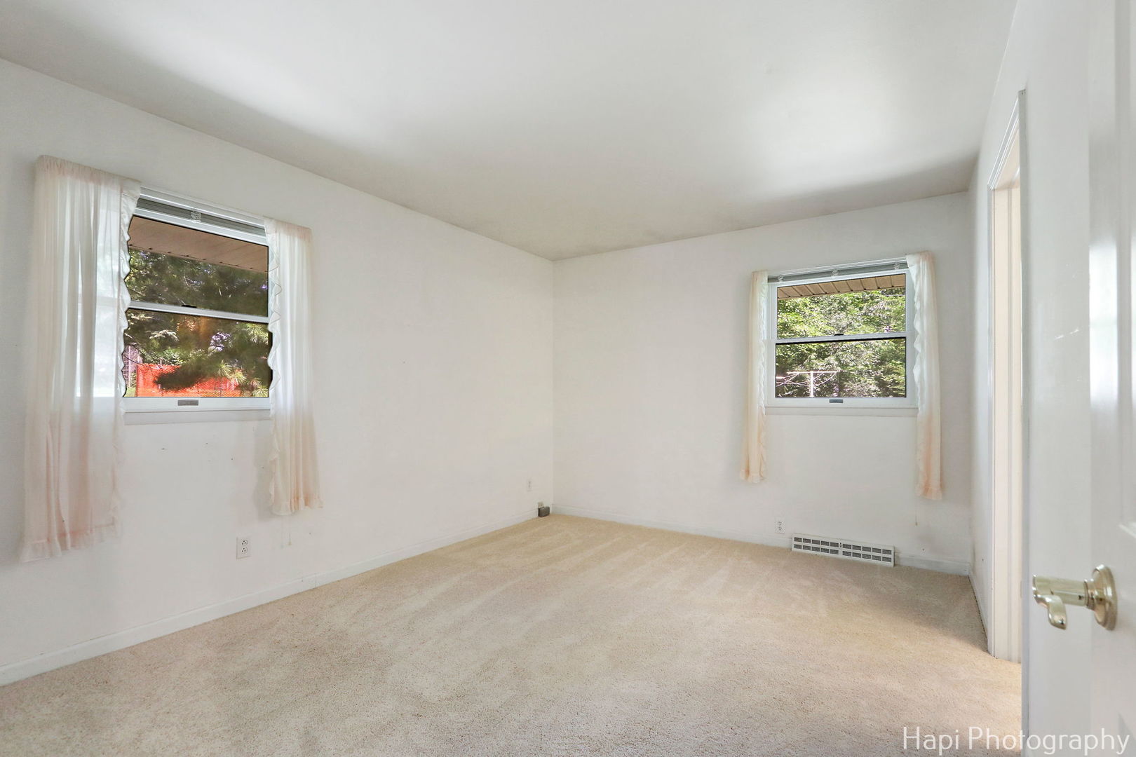 3320 W Skyway Drive, McHenry, IL 60050