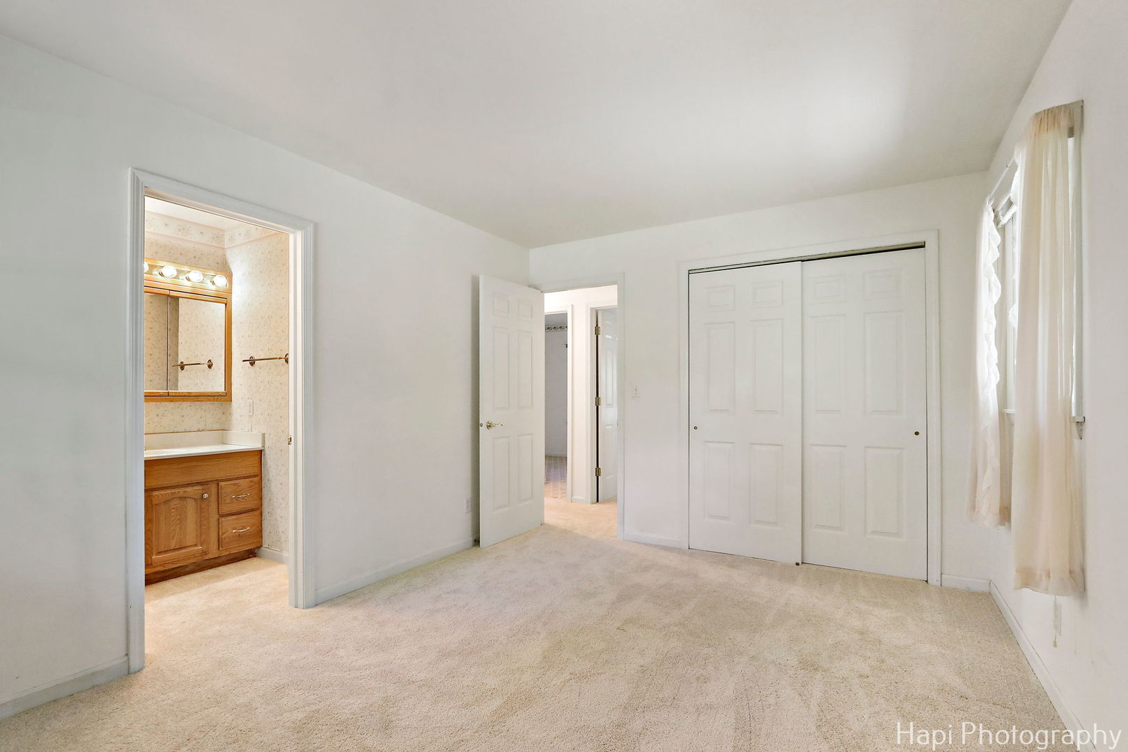 3320 W Skyway Drive, McHenry, IL 60050