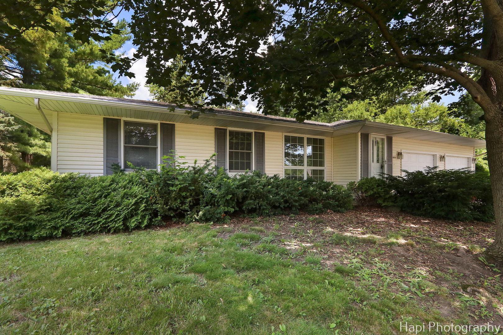3320 W Skyway Drive, McHenry, IL 60050