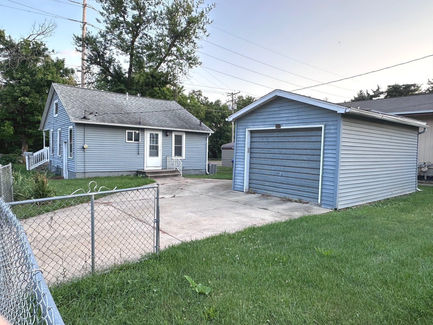 1601 W Oakland Avenue, Bloomington, IL 61701