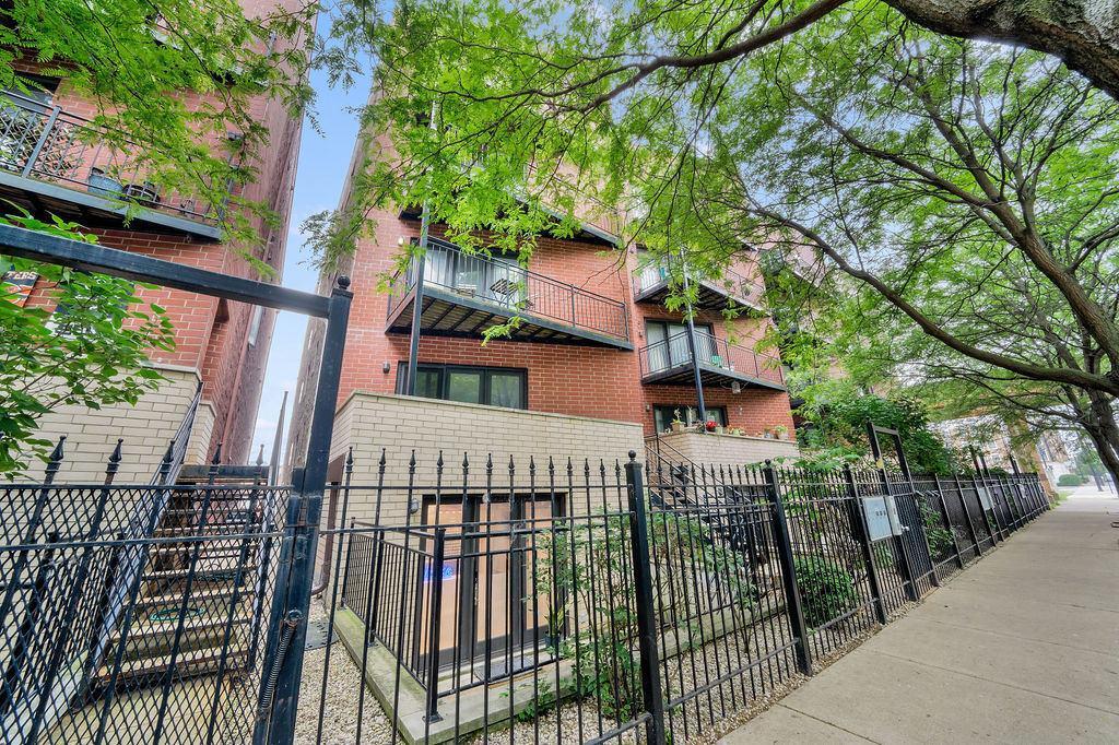 25 E 26TH Street #1, Chicago, IL 60616
