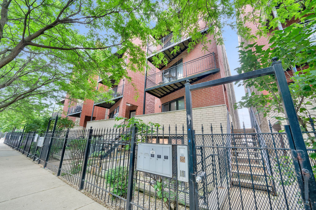25 E 26TH Street #1, Chicago, IL 60616