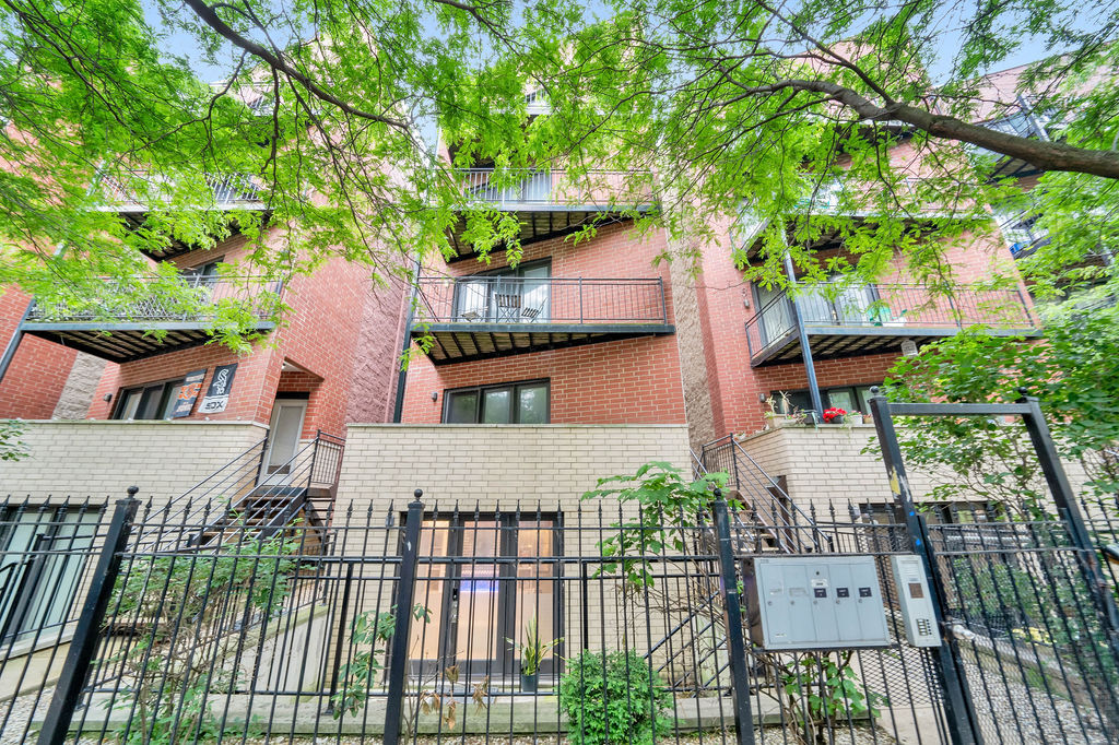 25 E 26TH Street #1, Chicago, IL 60616