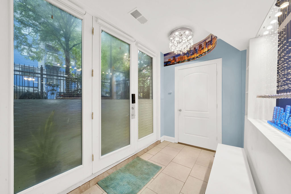 25 E 26TH Street #1, Chicago, IL 60616