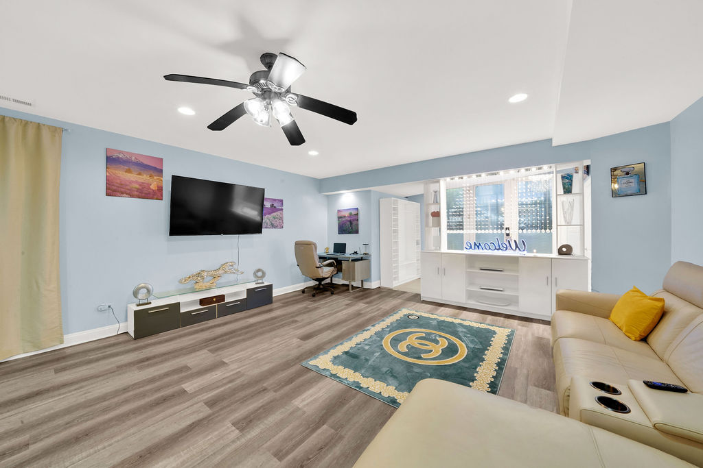 25 E 26TH Street #1, Chicago, IL 60616