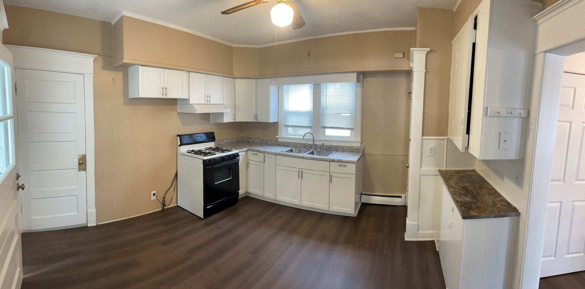 132 S Mchenry Avenue, Crystal Lake, IL 60014