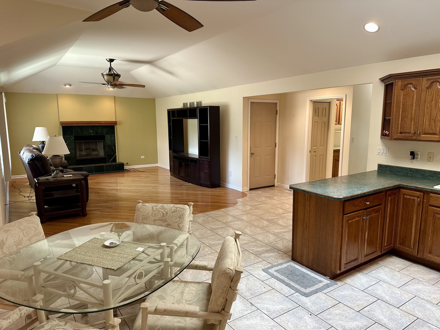 4949 141st Street, Crestwood, IL 60418