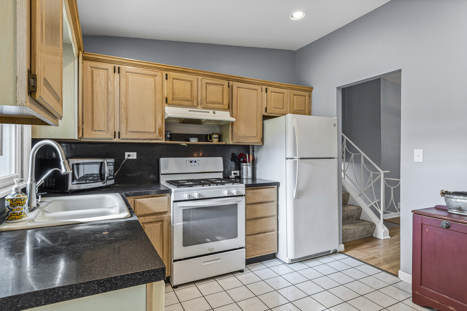 7211 Sprucewood Avenue, Woodridge, IL 60517