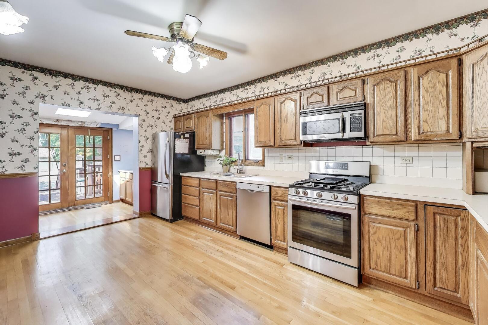 284 Addison Road, Riverside, IL 60546