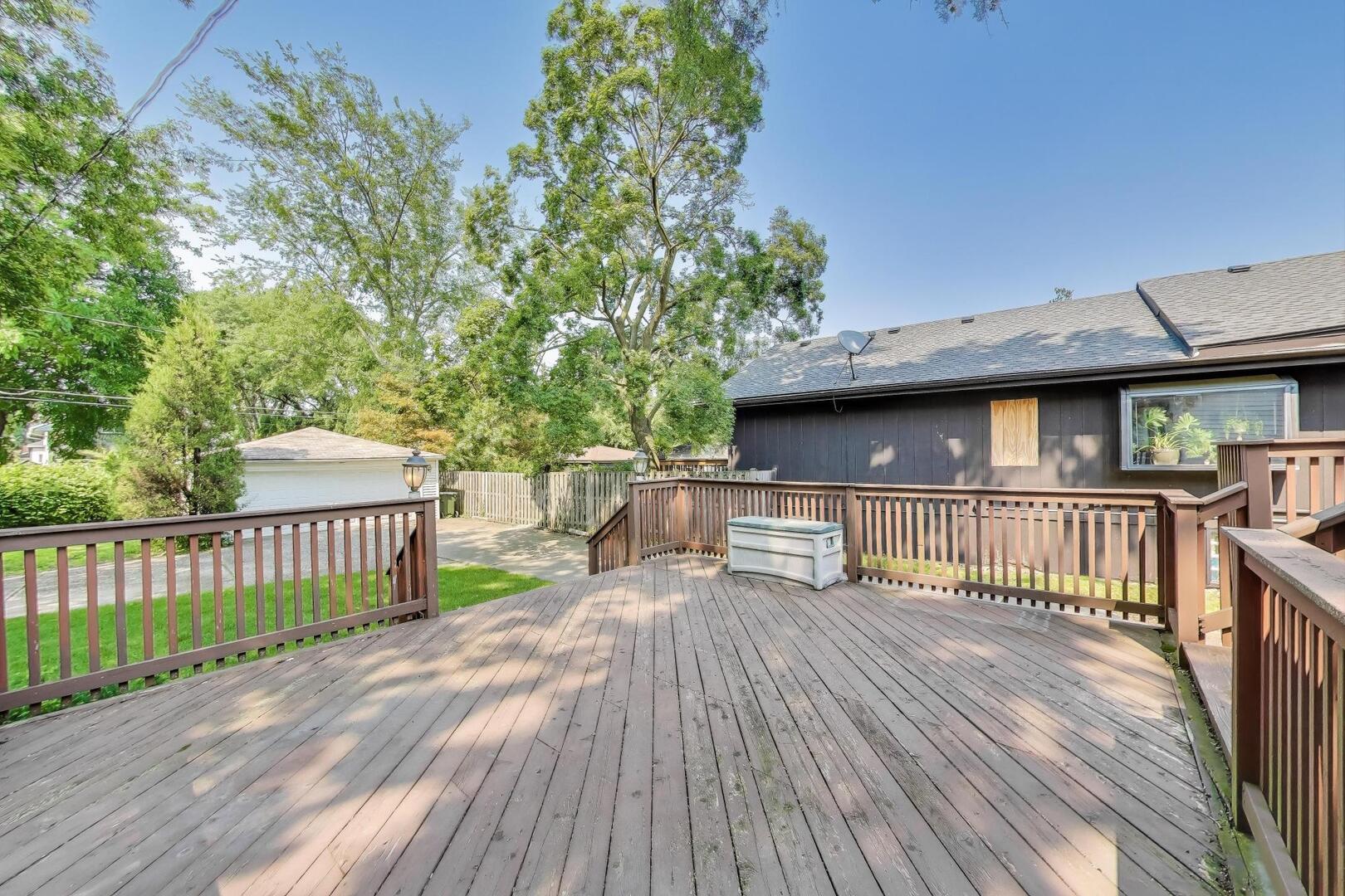 284 Addison Road, Riverside, IL 60546