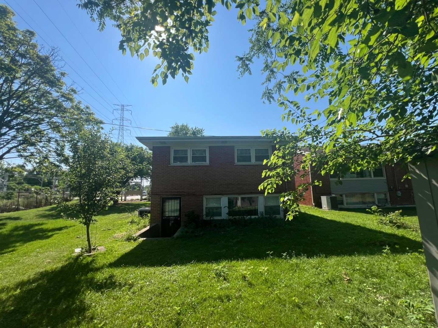 7801 E Prairie Road, Skokie, IL 60076