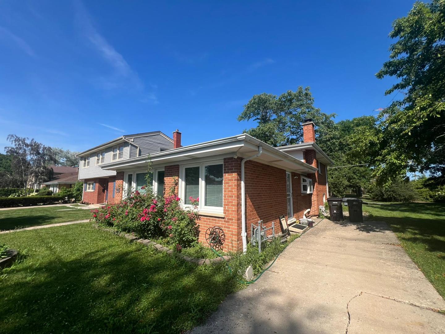 7801 E Prairie Road, Skokie, IL 60076