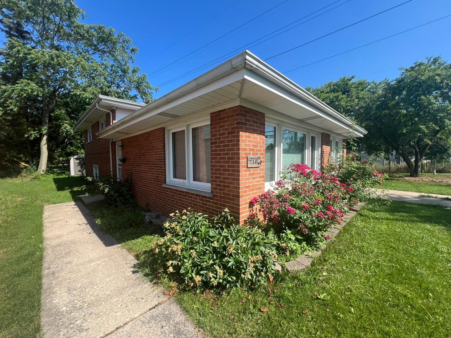 7801 E Prairie Road, Skokie, IL 60076