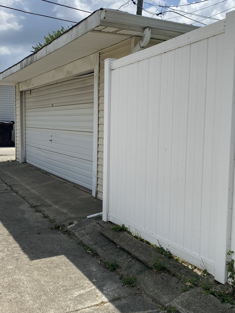 5515 S Mason Avenue, Chicago, IL 60638