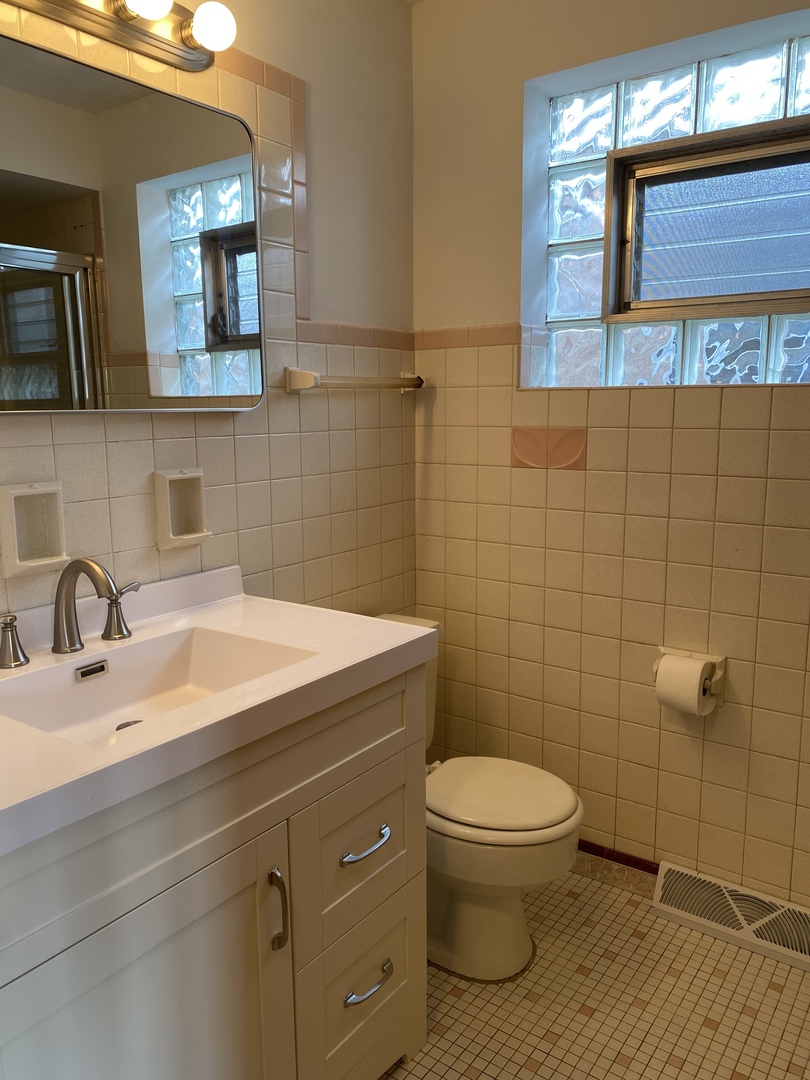 5515 S Mason Avenue, Chicago, IL 60638