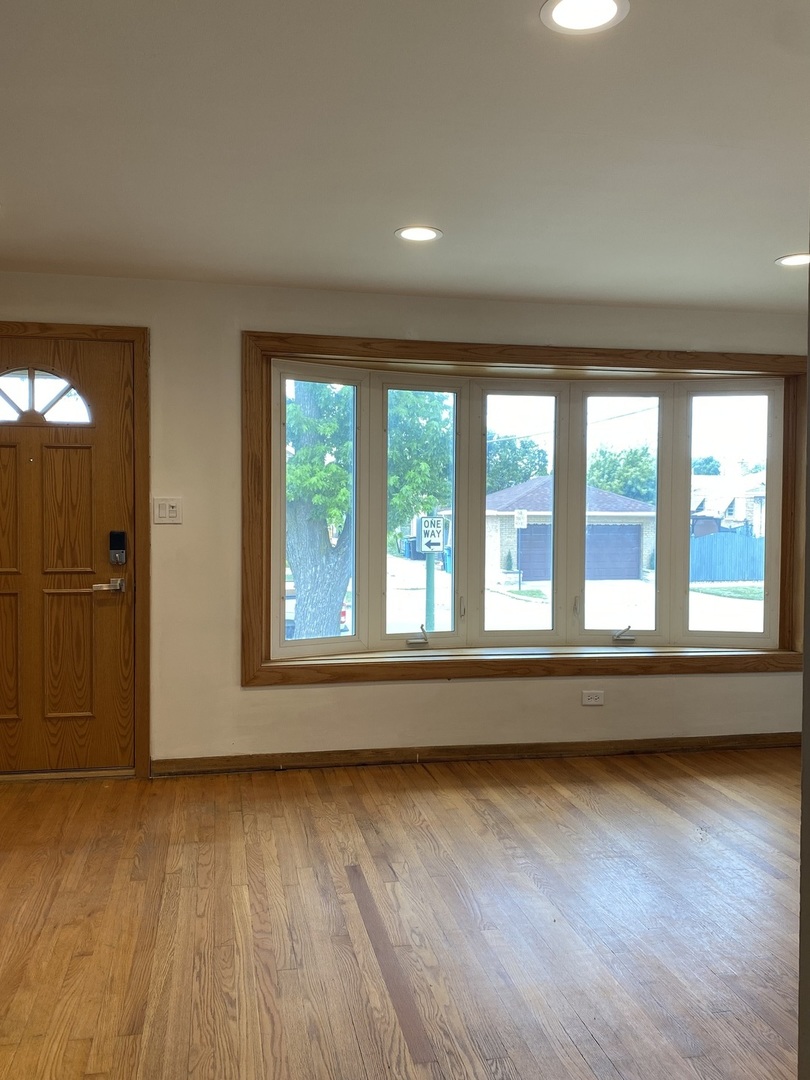 5515 S Mason Avenue, Chicago, IL 60638