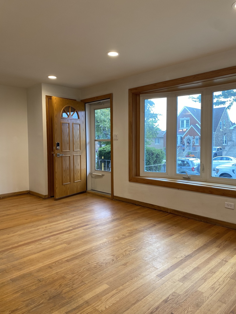 5515 S Mason Avenue, Chicago, IL 60638